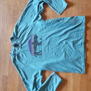 Patagonia logo light crewneck